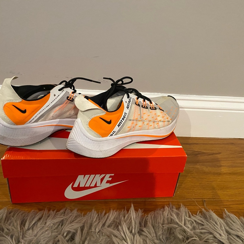 Nike Sneaker - image 3